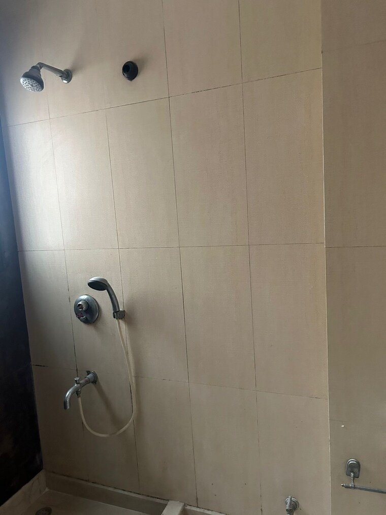 Bathroom, s-27-luxury-homes 3 Bedroom 2000 Sq.Ft. Apartment In Greater Kailash I Delhi 9229202