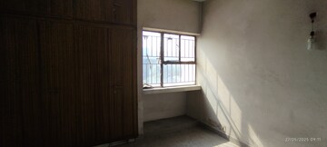 Room in 3 BHK Apartment at Vikas Puri – for Sale