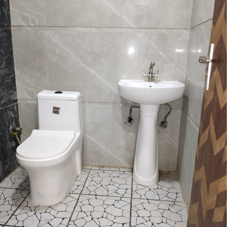 Bathroom, malviya nagar 3 Bedroom 1800 Sq.Ft. Builder Floor In Malviya Nagar Delhi 9229221