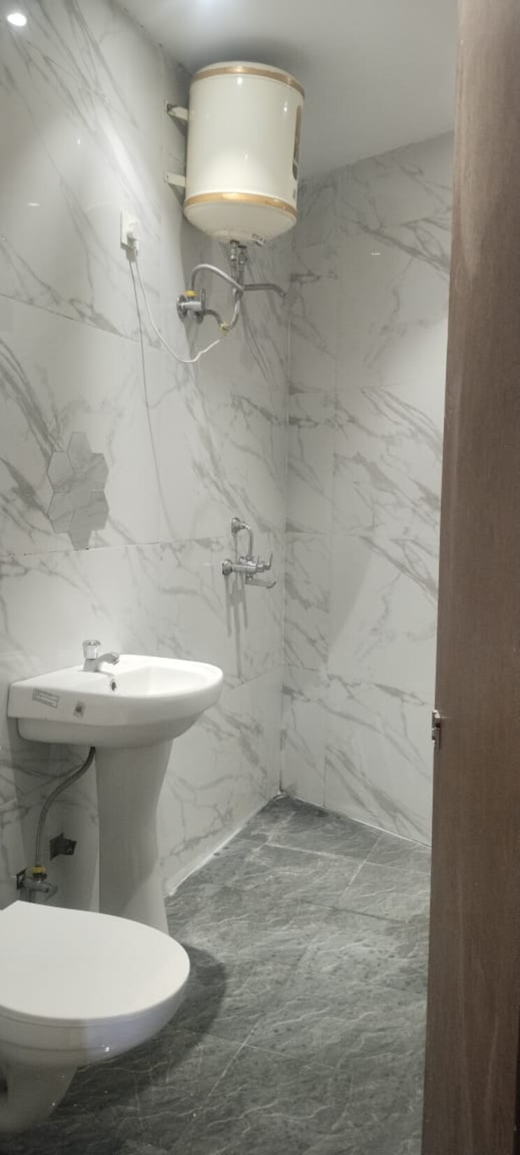 Bathroom, singla-south-city 1 Bedroom 700 Sq.Ft. Apartment In Lohgarh Zirakpur 9229254