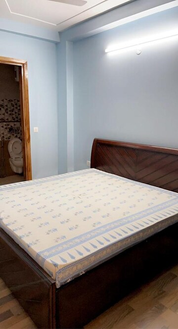 Bedroom in 3 BHK Builder Floor at SAS Tower, Sector 38 – for Rent