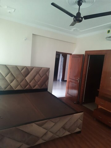 Bedroom in 3.5 BHK Apartment at Swaran Villa Friends Apartments, Sector 52 – for Rent