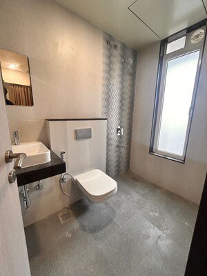 Attached Bathroom in 1.5 BHK Apartment at Sheth Avante, Kanjurmarg West – for Rent