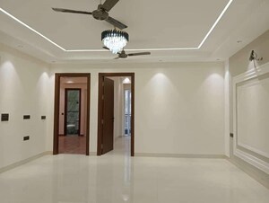 Room in 3 BHK Builder Floor at Sushant Lok 2, Sector 57 – for Sale