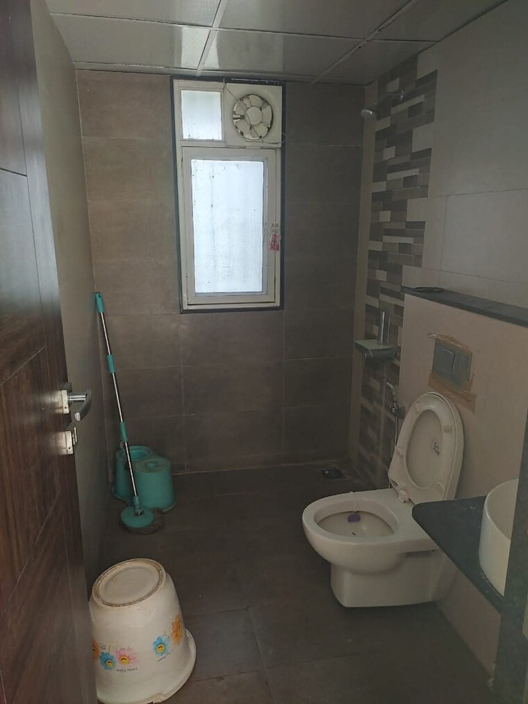 Bathroom, aloha-towers 2 Bedroom 837 Sq.Ft. Apartment In Baner Pune 9229365