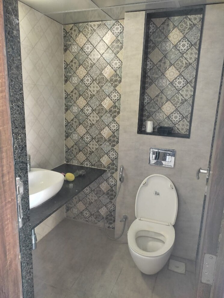 Bathroom, aloha-towers 2 Bedroom 837 Sq.Ft. Apartment In Baner Pune 9229365