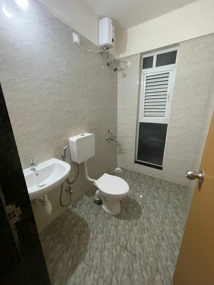 Bathroom, aloha-towers 2 Bedroom 837 Sq.Ft. Apartment In Baner Pune 9229365