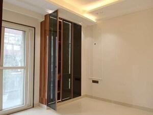 Building Lobby in 3 BHK Builder Floor at Sunstar Floors, Sector 51 – for Sale