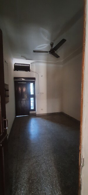 Furnished Amenities in 2.5 BHK Independent House at Sector 7 – for Rent