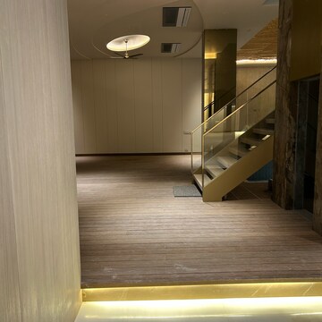 Room in 5 BHK Builder Floor at Vasant Vihar – for Sale