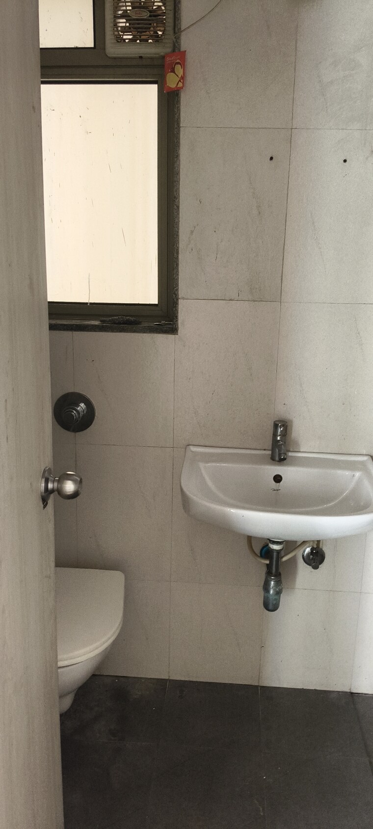 Bathroom, lodha-casa-rio 1.5 Bedroom 598 Sq.Ft. Apartment In Dombivli East Thane 9229403