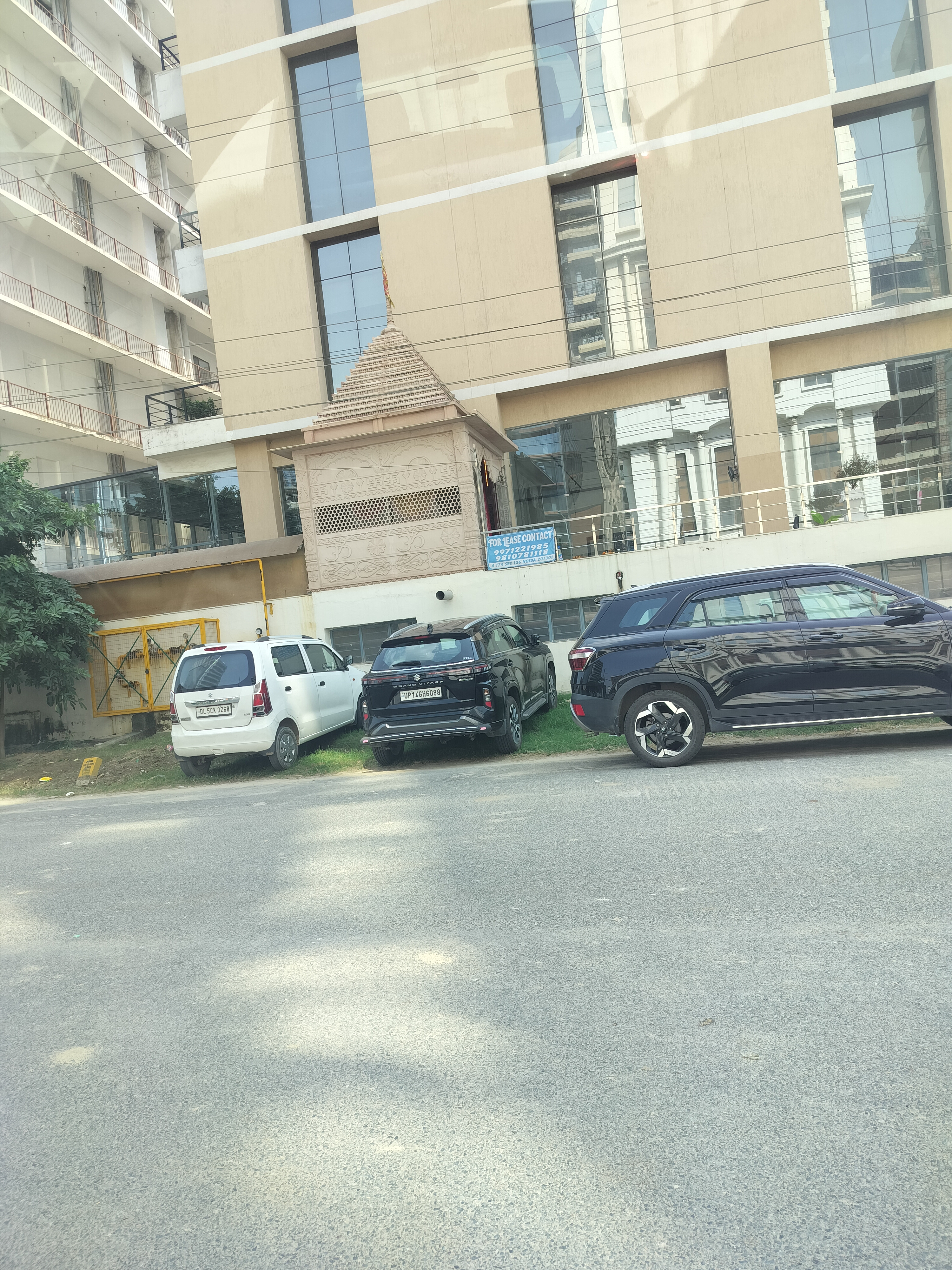 Retail Shop For Sale in Galaxy Diamond Plaza