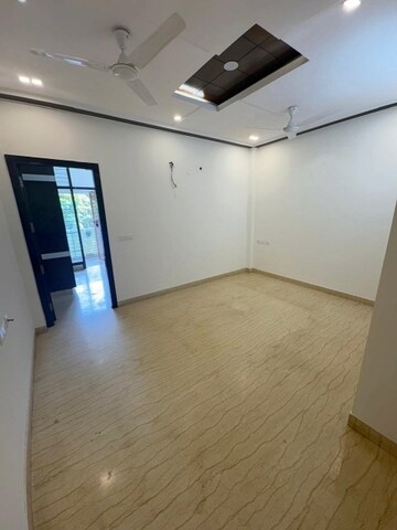 Room in 2 BHK Builder Floor at Kalkaji – for Rent