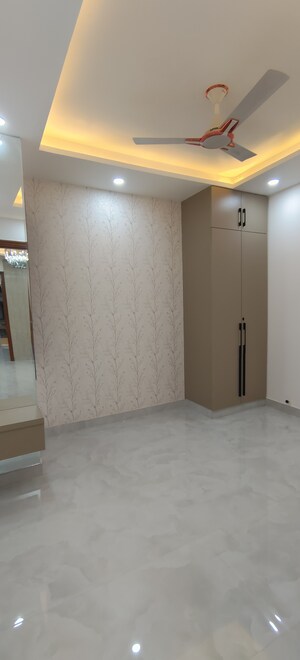 Room in 3 BHK Builder Floor at Kakrola – for Sale