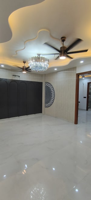 Building Lobby in 3 BHK Builder Floor at Kakrola – for Sale