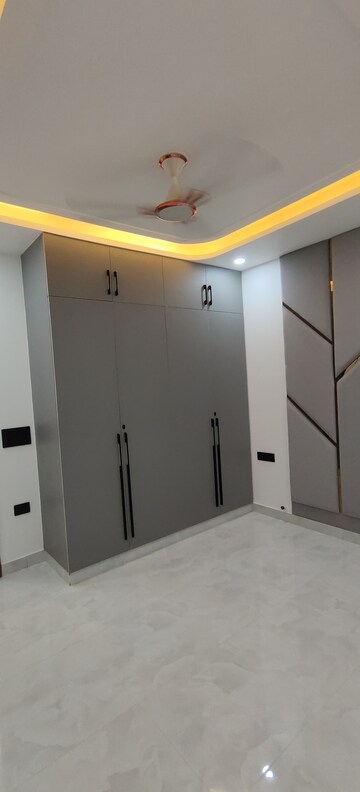 Room in 3 BHK Builder Floor at Kakrola – for Sale