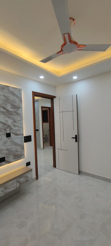 Building Lobby in 3 BHK Builder Floor at Kakrola – for Sale