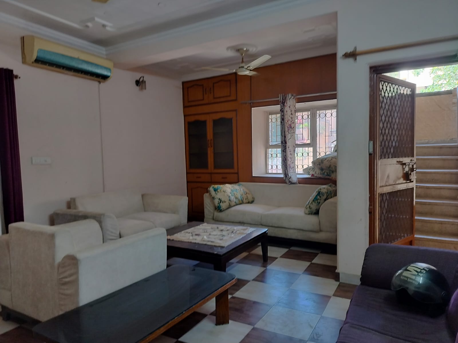 4 BHK Apartment For Rent in Sarita Vihar 