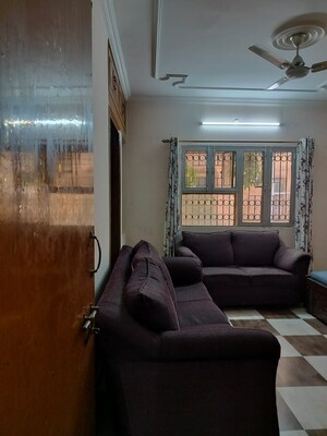 Living Room in 4 BHK Apartment at Sarita Vihar – for Rent