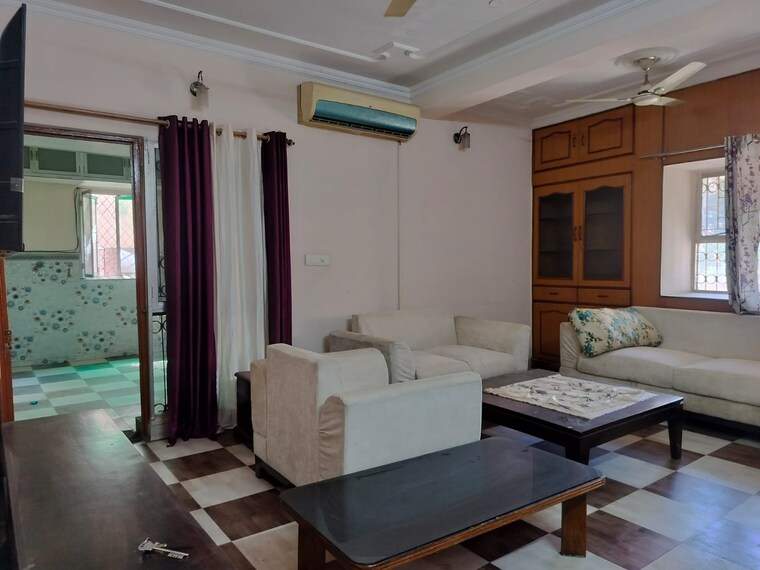 Living Room, sarita vihar 4 Bedroom 1700 Sq.Ft. Apartment In Sarita Vihar Delhi 9229449