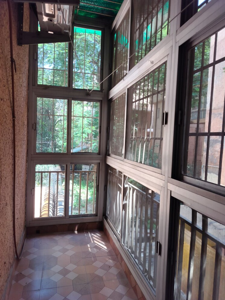 Other, sarita vihar 4 Bedroom 1700 Sq.Ft. Apartment In Sarita Vihar Delhi 9229449