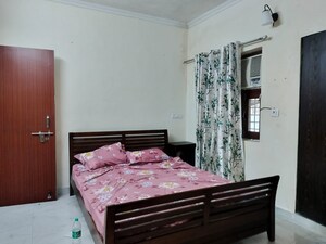 Bedroom in 2.5 BHK Apartment at Sarita Vihar – for Rent