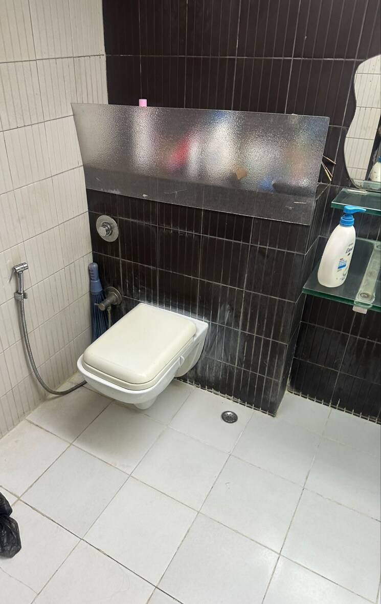 Bathroom, lalani-fairmont 3 Bedroom 1250 Sq.Ft. Apartment In Khar West Mumbai 9229505