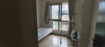 Room in 2 BHK Builder Floor at Hiranandani Atlantis, Powai – for Rent