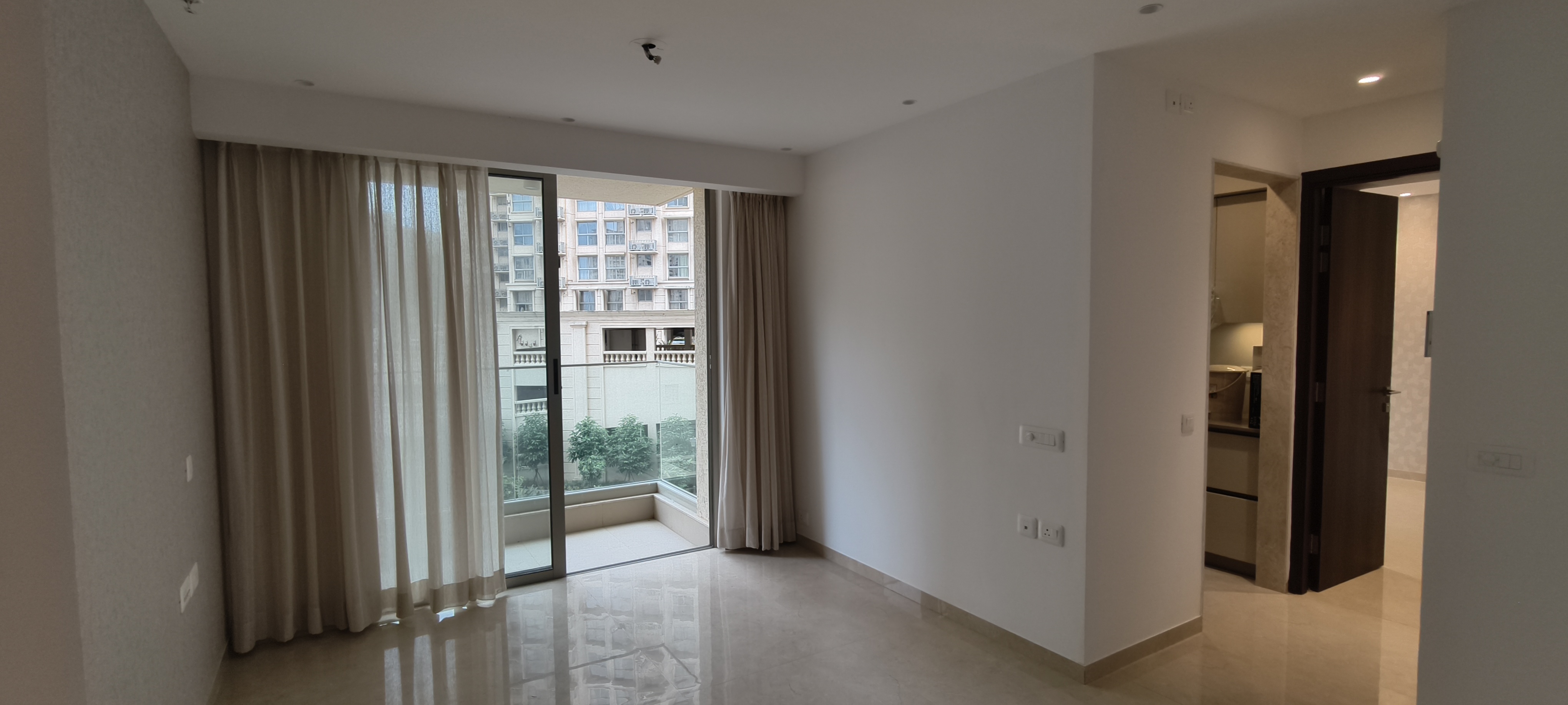 2 BHK Apartment For Rent in Hiranandani Highland
