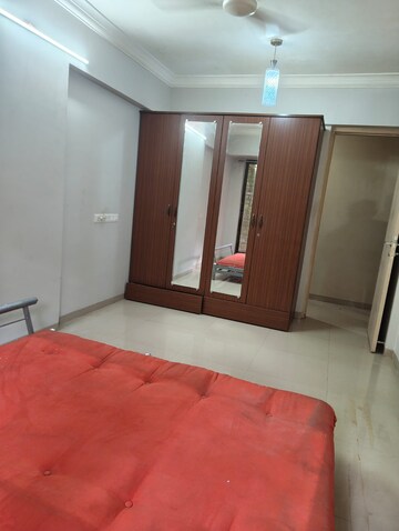 Room in 3 BHK Apartment at Radius Residency and Anand Bhuvan, Santacruz West – for Rent