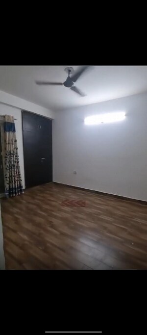 Room in 2 BHK Apartment at Ajnara Le Garden, Sector 16b Greater Noida – for Sale