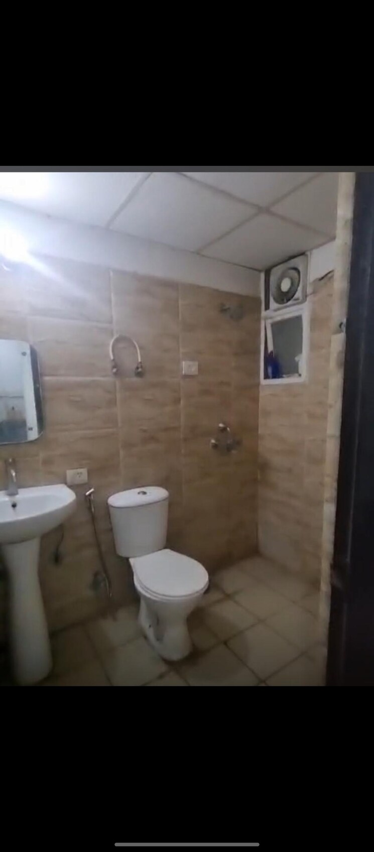 Bathroom, ajnara-le-garden 2 Bedroom 875 Sq.Ft. Apartment In Sector 16b Greater Noida Greater Noida 9229527