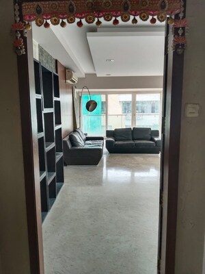 Parking in 3 BHK Apartment at Vaswani Belvedere, Bandra West – for Rent
