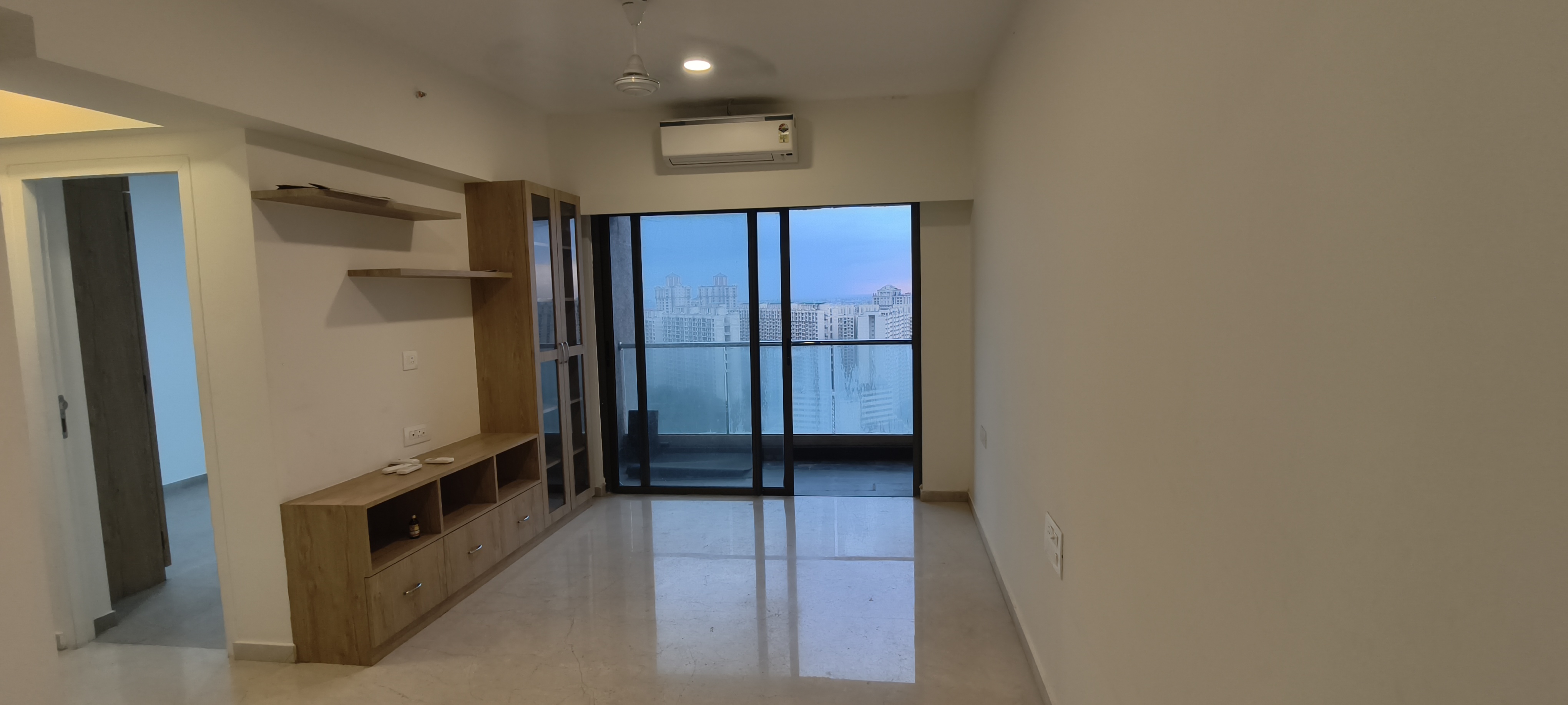 2 BHK Apartment For Rent in Kanakia Silicon Valley