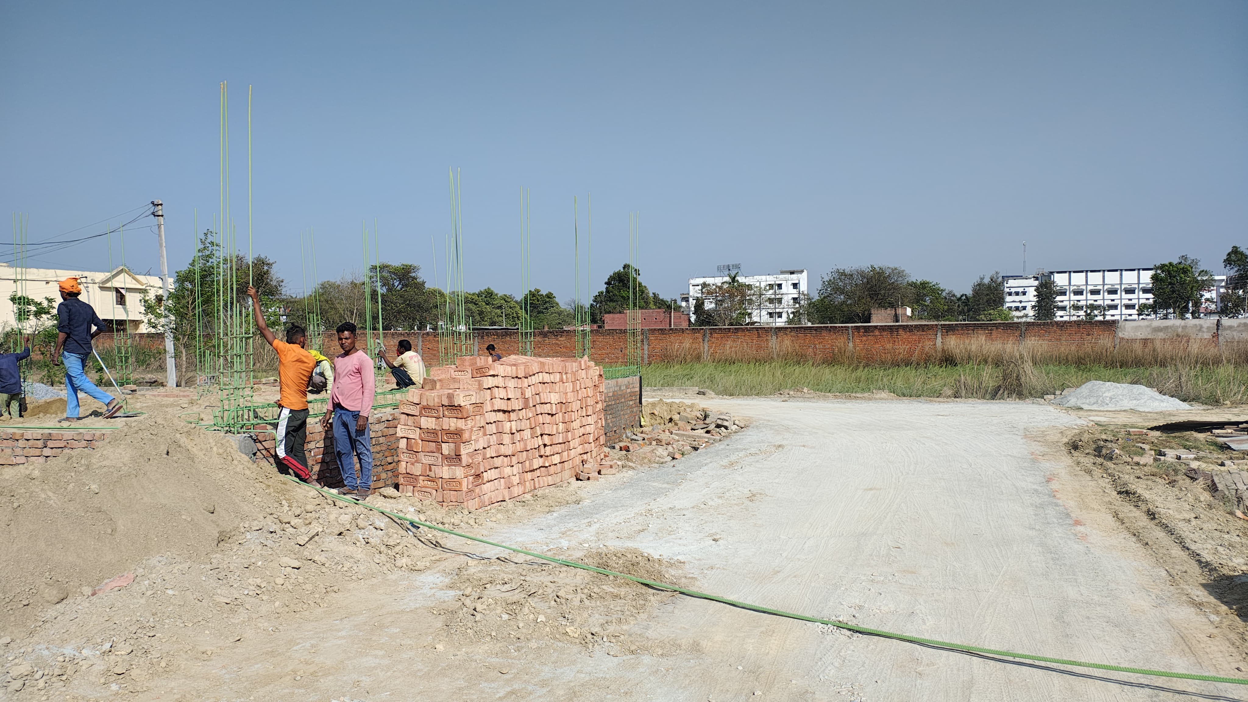 Plot For Sale in Shanti Vihar Colony 