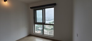 Room in 2 BHK Apartment at Hiranandani Atlantis, Powai – for Rent