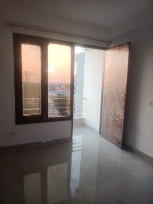 Room in 2 BHK Builder Floor at Vasant Kunj – for Rent
