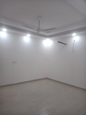 Room in 2 BHK Builder Floor at Vasant Kunj – for Rent