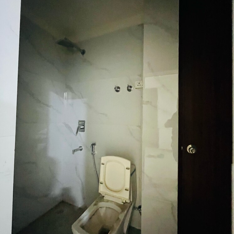 Bathroom, chattarpur 3 Bedroom 120 Sq.Yd. Builder Floor In Chattarpur Delhi 9229583