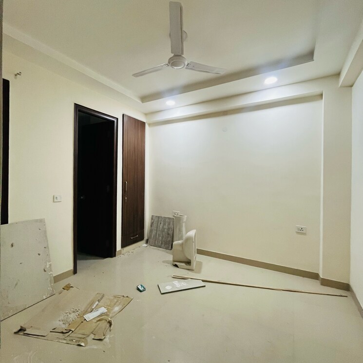 Room, chattarpur 3 Bedroom 120 Sq.Yd. Builder Floor In Chattarpur Delhi 9229583