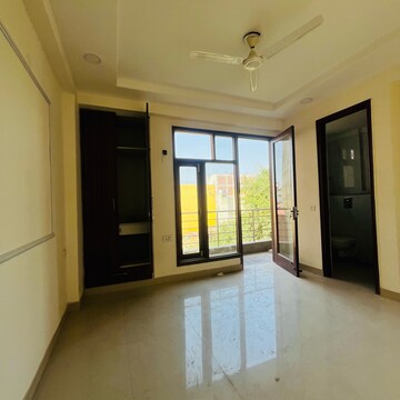 Room in 3 BHK Builder Floor at Chattarpur – for Sale