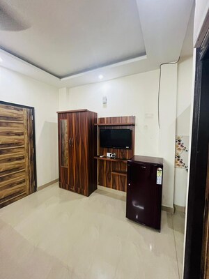 Living Room in 2.5 BHK Builder Floor at Sector 57 – for Rent