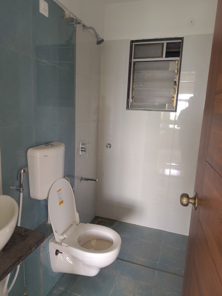 Bathroom, haware-amara 1 Bedroom 339 Sq.Ft. Apartment In Vikhroli East Mumbai 9229659