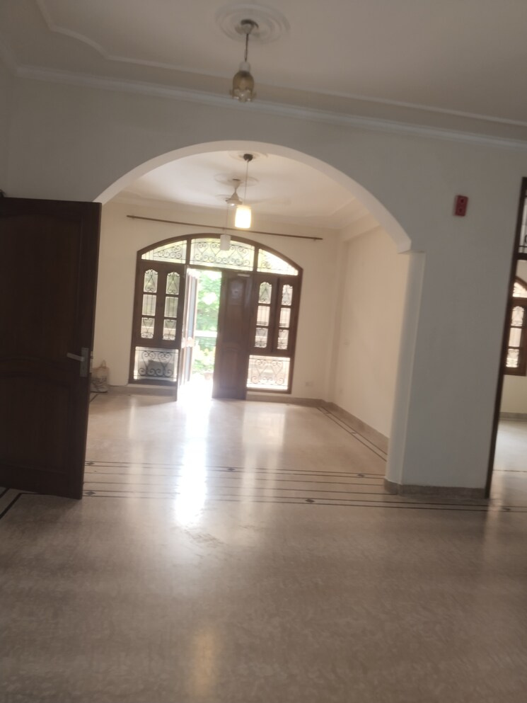 undefined, jasola vihar 3 Bedroom 2500 Sq.Ft. Builder Floor In Jasola Vihar Delhi 9229709