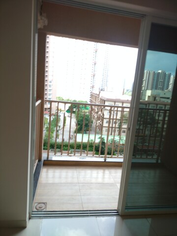 Room in 3 BHK Apartment at Godrej Green Vistas, Mahalunge – for Rent