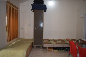 Staircase in  Pg at Grant Road – for Rent