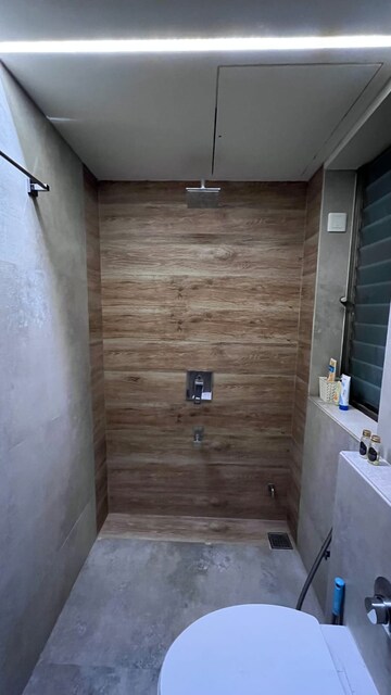 Bathroom in 1.5 BHK Apartment at Lady Ratan Tower, Worli – for Sale