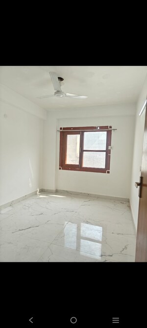 Room in 2 BHK Builder Floor at Saket – for Rent