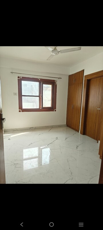 Room in 2 BHK Builder Floor at Saket – for Rent
