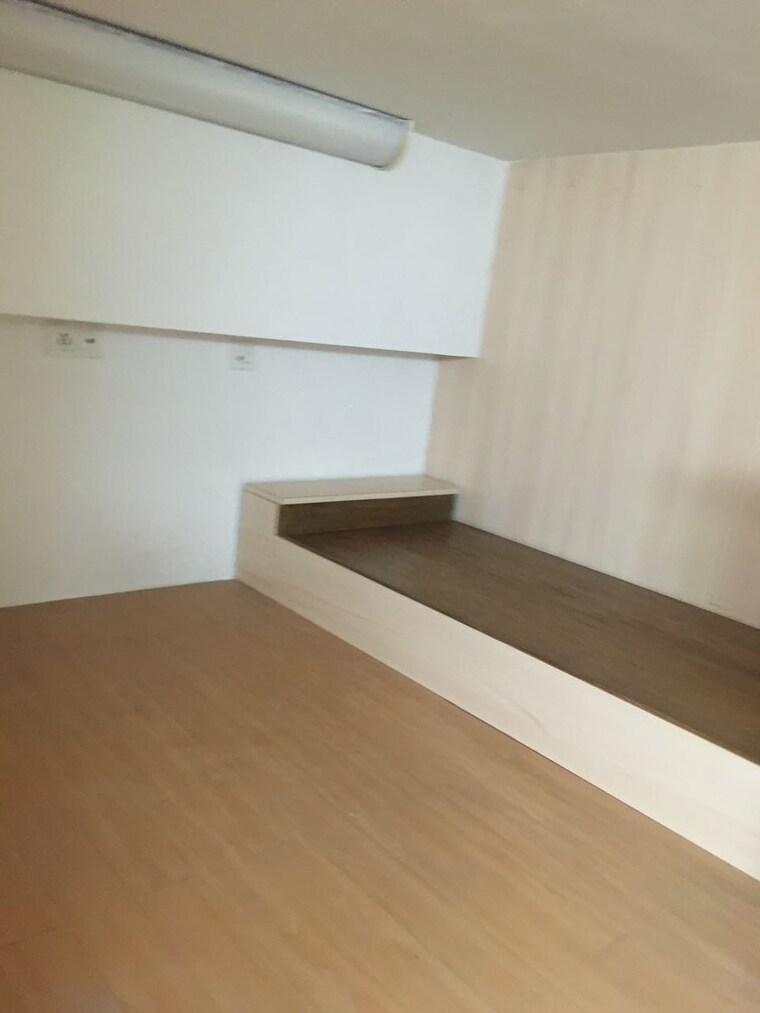 Room, raj-chs-prabhadevi Commercial Office Space 460 Sq.Ft. In Prabhadevi Mumbai 9229767